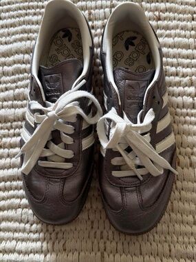 adidas Sambas metallic Leather Sneakers with White Stripes and Laces